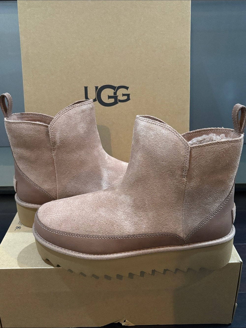 UGG ALINA MINI PLATFORM BOOTS IN ROCKY OAK SZ 7 NEW IN BOX